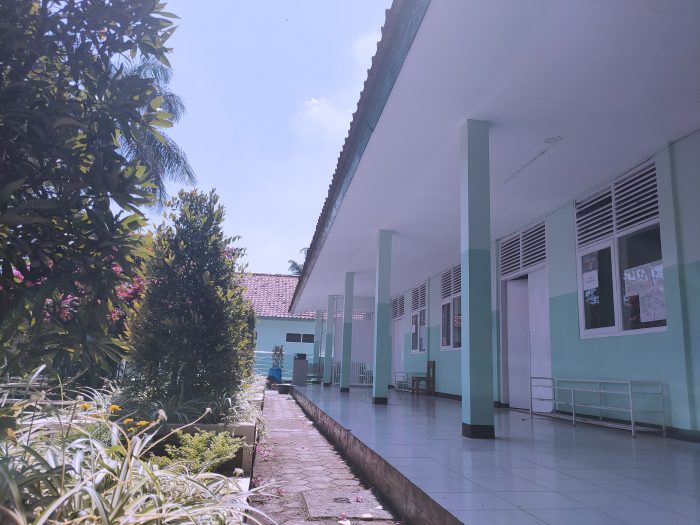 DEPAN KELAS HALAMAN221